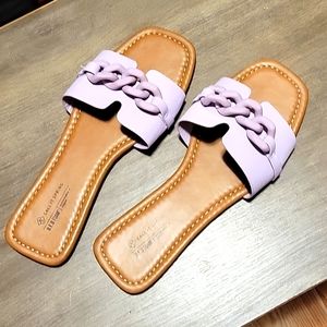 Call it Spring sandals